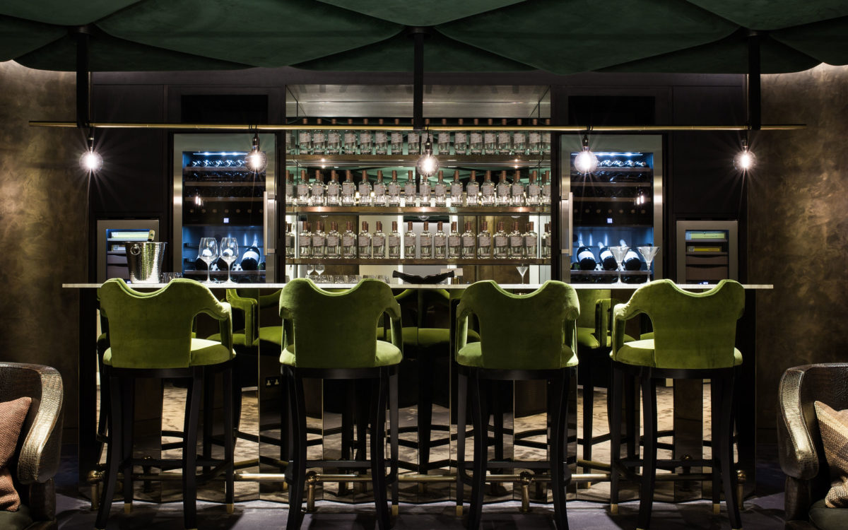 St James's Townhouse - Lawson Robb, home bar, bar design, chair design, green chairs, Cinema, cinema design, luxury cinema design, home cinema, interior design, luxury interior design, seating, chair design, luxury interior design, living room design, living room interiors, coffee table, lamp, lampshade, lighting design, interior designer, luxury interior design, Mayfair, Knightsbridge, Luxury. Kensington, Chelsea, living room inspo, living room interior design inspo, Luxury Lighting